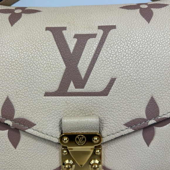 Louis Vuitton Pochette Métis Monogram Implant MM - Picture 4 of 9